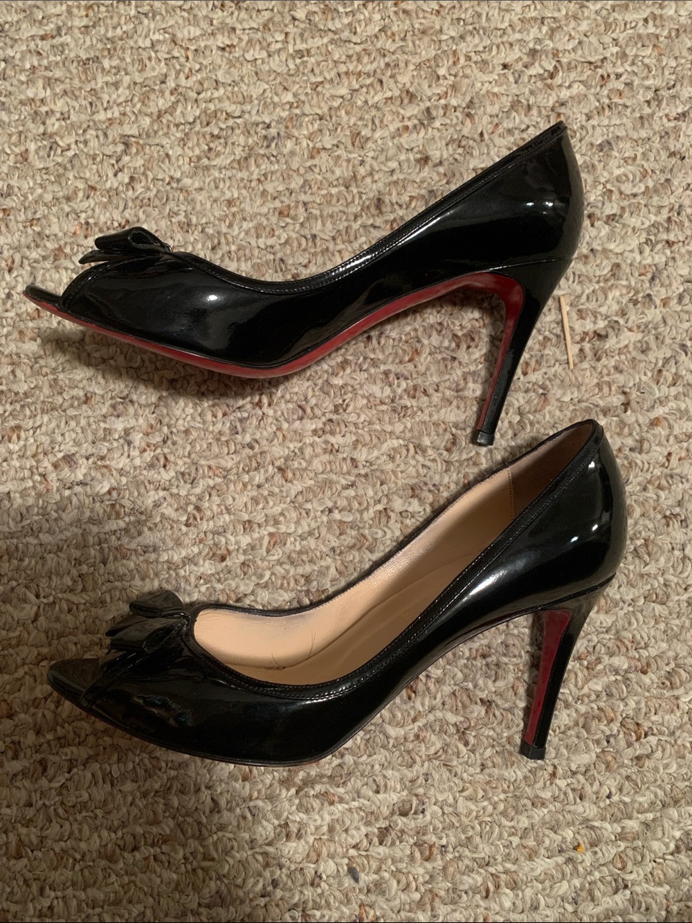 Christian Louboutin Black Patent Peep-Toe Pumps with Bow Accent 38.5 - Picture 3 of 6